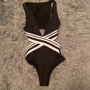 H&M one piece bathing suit